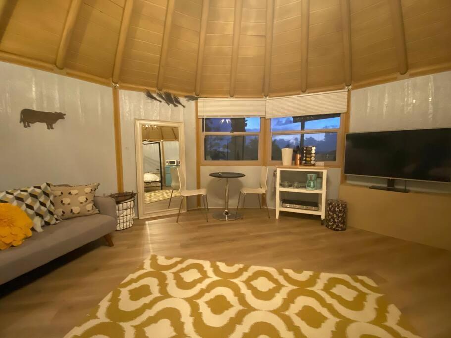 Glamping-Sky Dome Yurt-Tiny House-2 By Lavenders Field Villa Valley Center Exteriör bild
